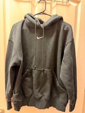 Women’s size S Black Nike Oversized Pullover